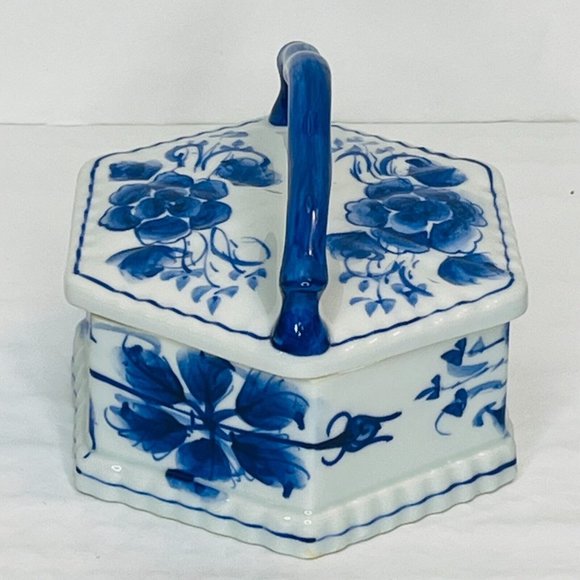 Blue and White Hexagon Trinket box with lid blue handle Thailand Porcelain - Picture 5 of 16
